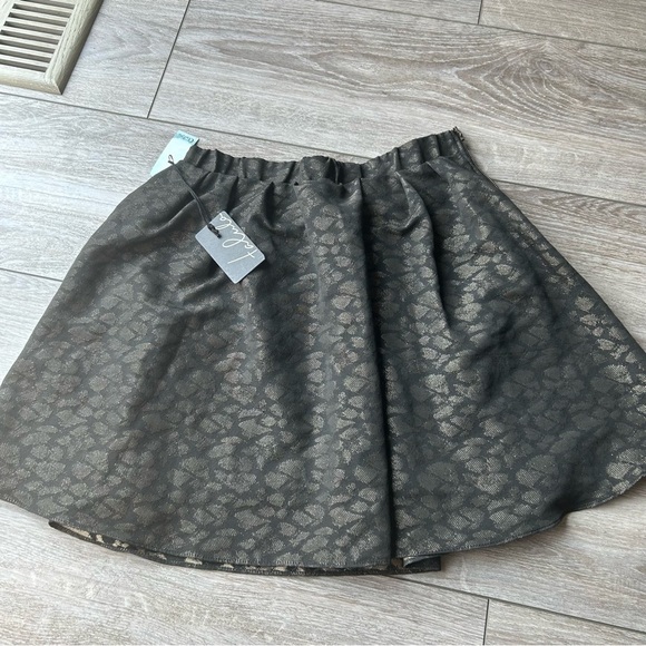NWT Aritzia Talula Black & Bronze  Abstract Patterned Flared Mini Skirt - Picture 4 of 15